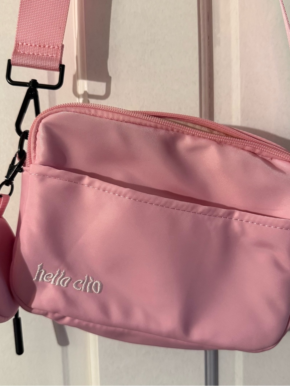 Hello Clio Kindle Crossbody - Picture 2 of 7
